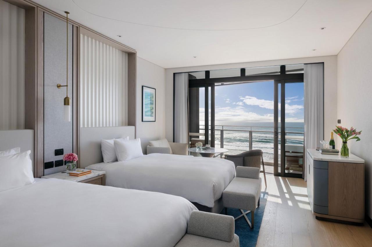 The Langham, Gold Coast And Jewel Residences Eksteriør billede Deluxe Ocean View Room