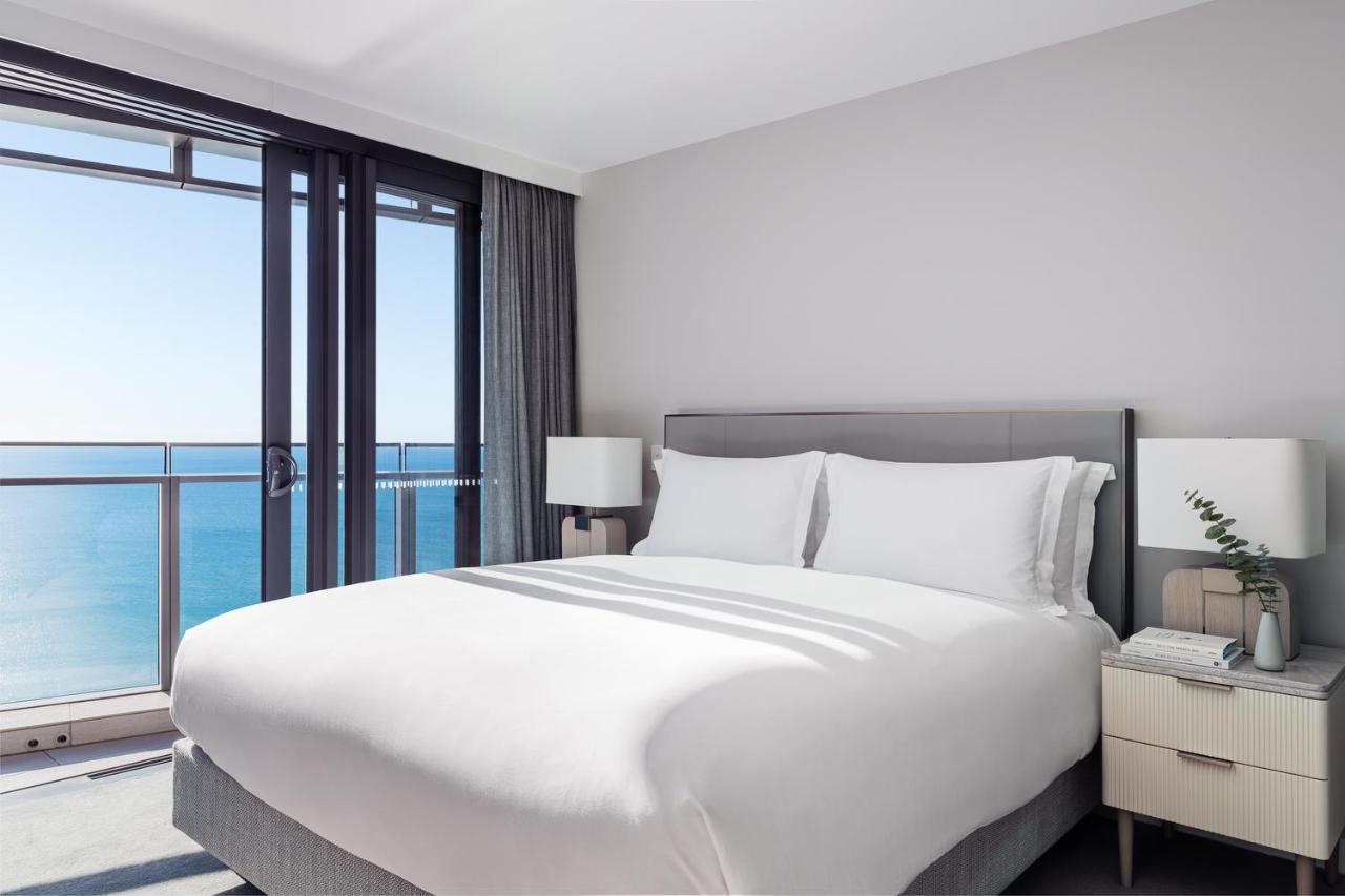 The Langham, Gold Coast And Jewel Residences Eksteriør billede A bedroom at the hotel