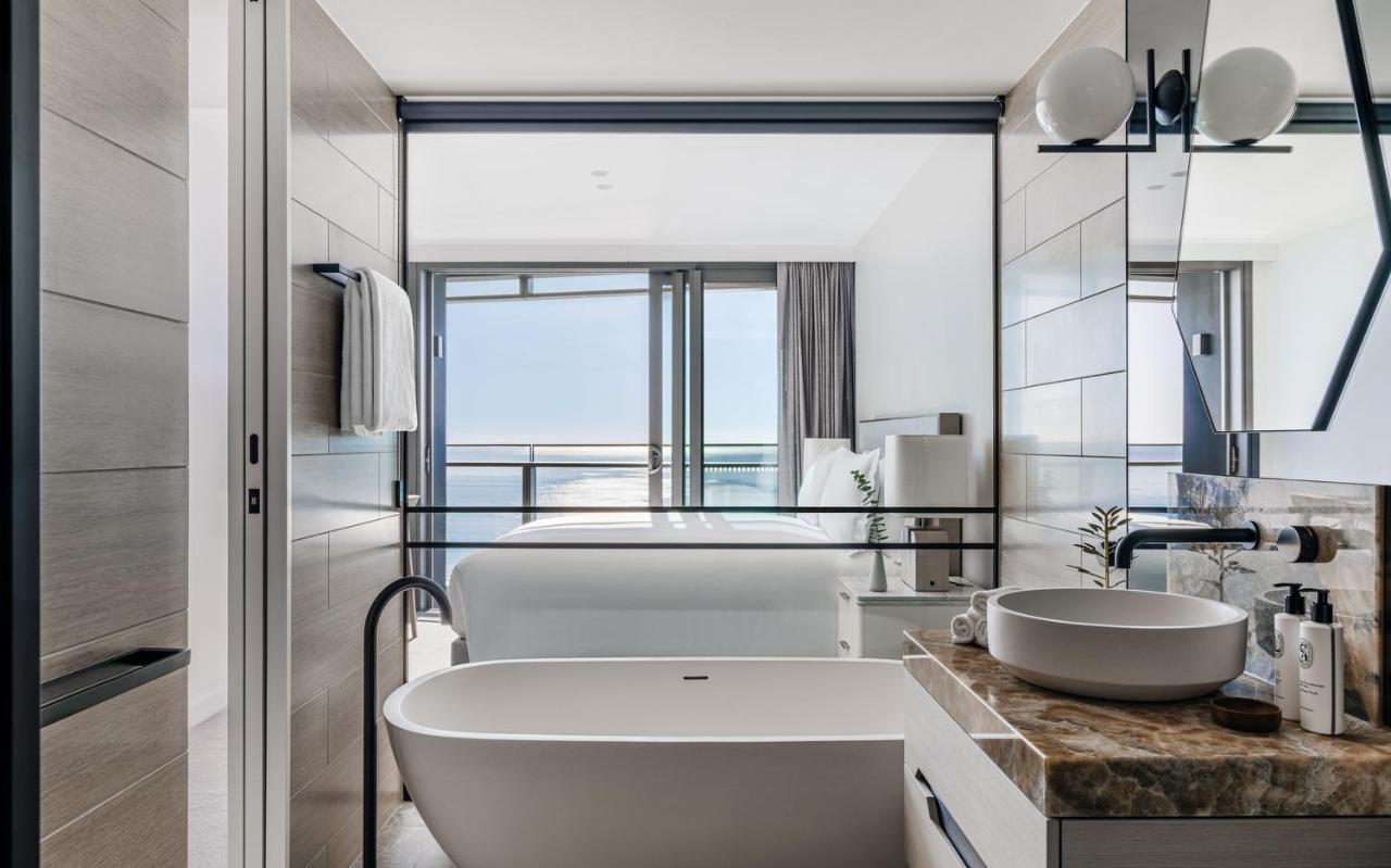 The Langham, Gold Coast And Jewel Residences Eksteriør billede Bathroom