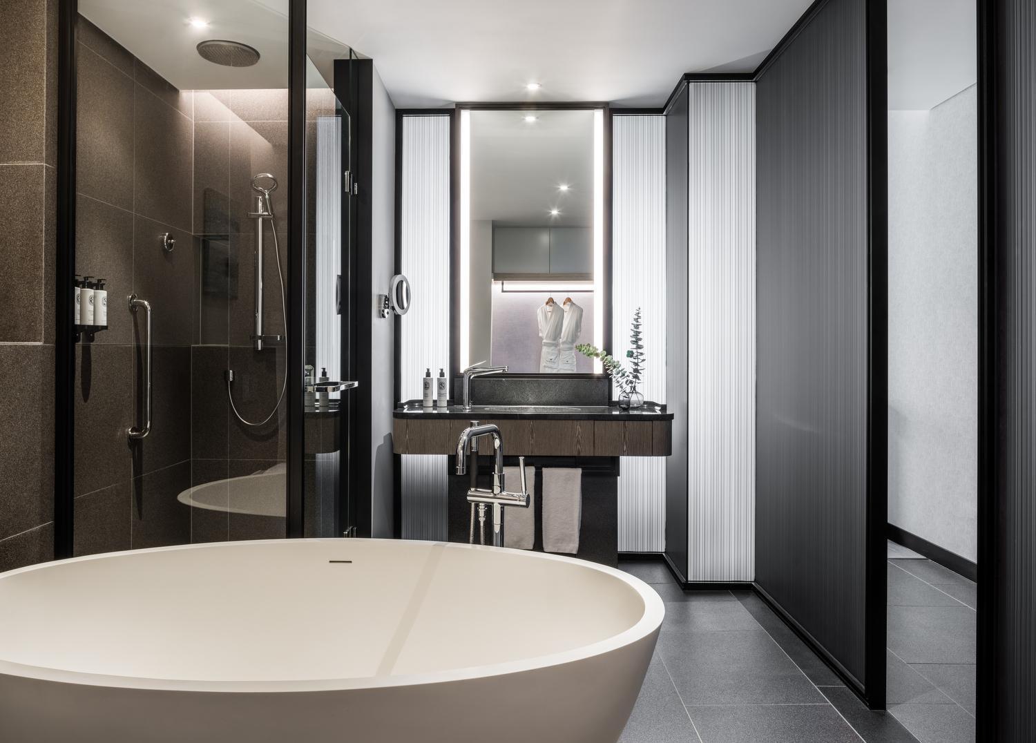 The Langham, Gold Coast And Jewel Residences Eksteriør billede Bathroom